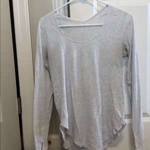 Long sleeve Lululemon tee size 6!